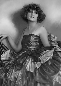 Xenia Desni